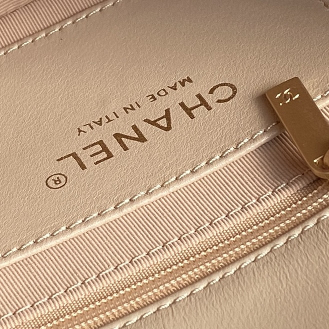 Ch**el FALL-WINTER 2024-25 SMALL FLAP BAG 13x21x7cm