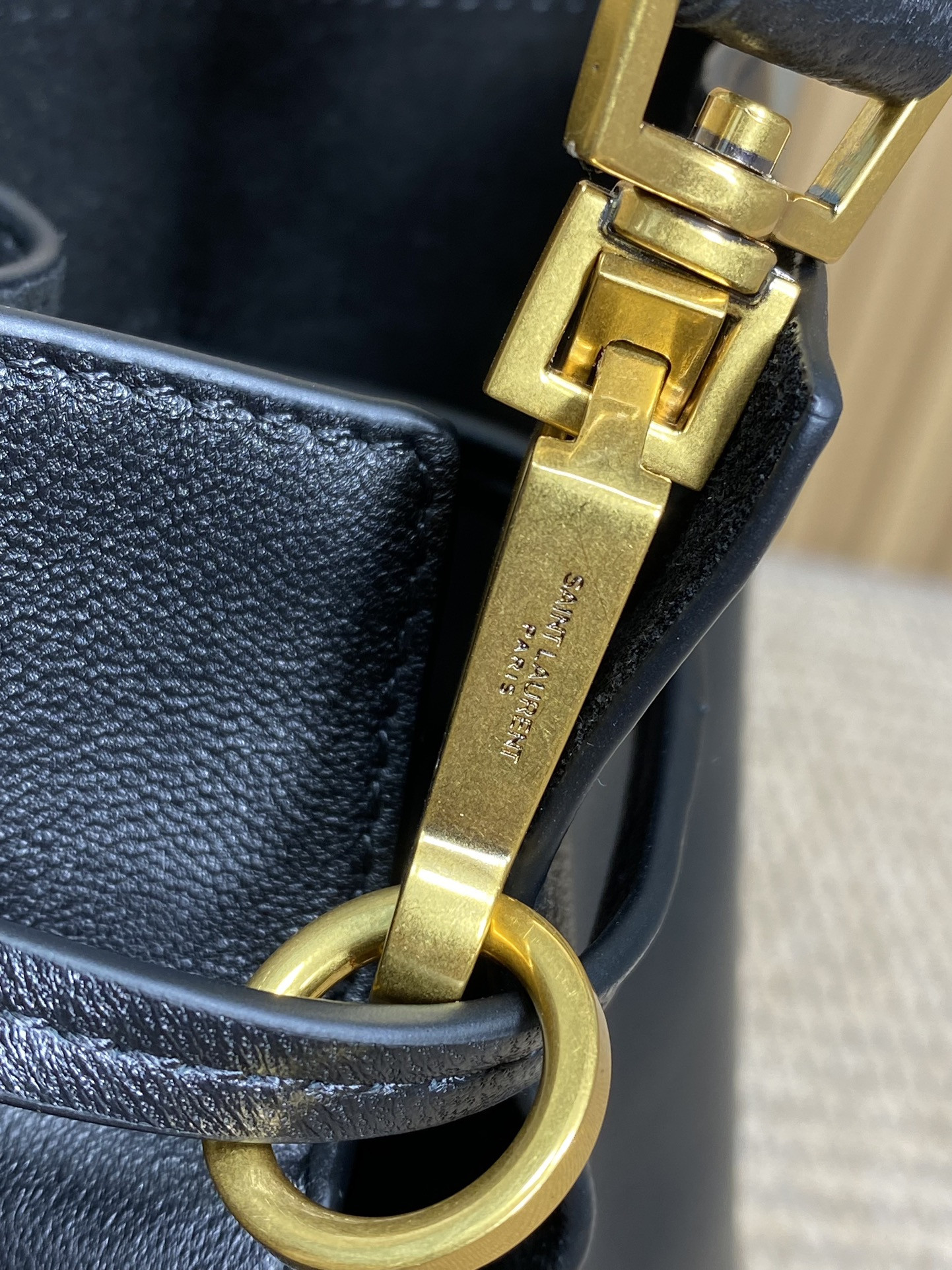 Y51 PARIS VII pochon in lambskin 24X30X12cm