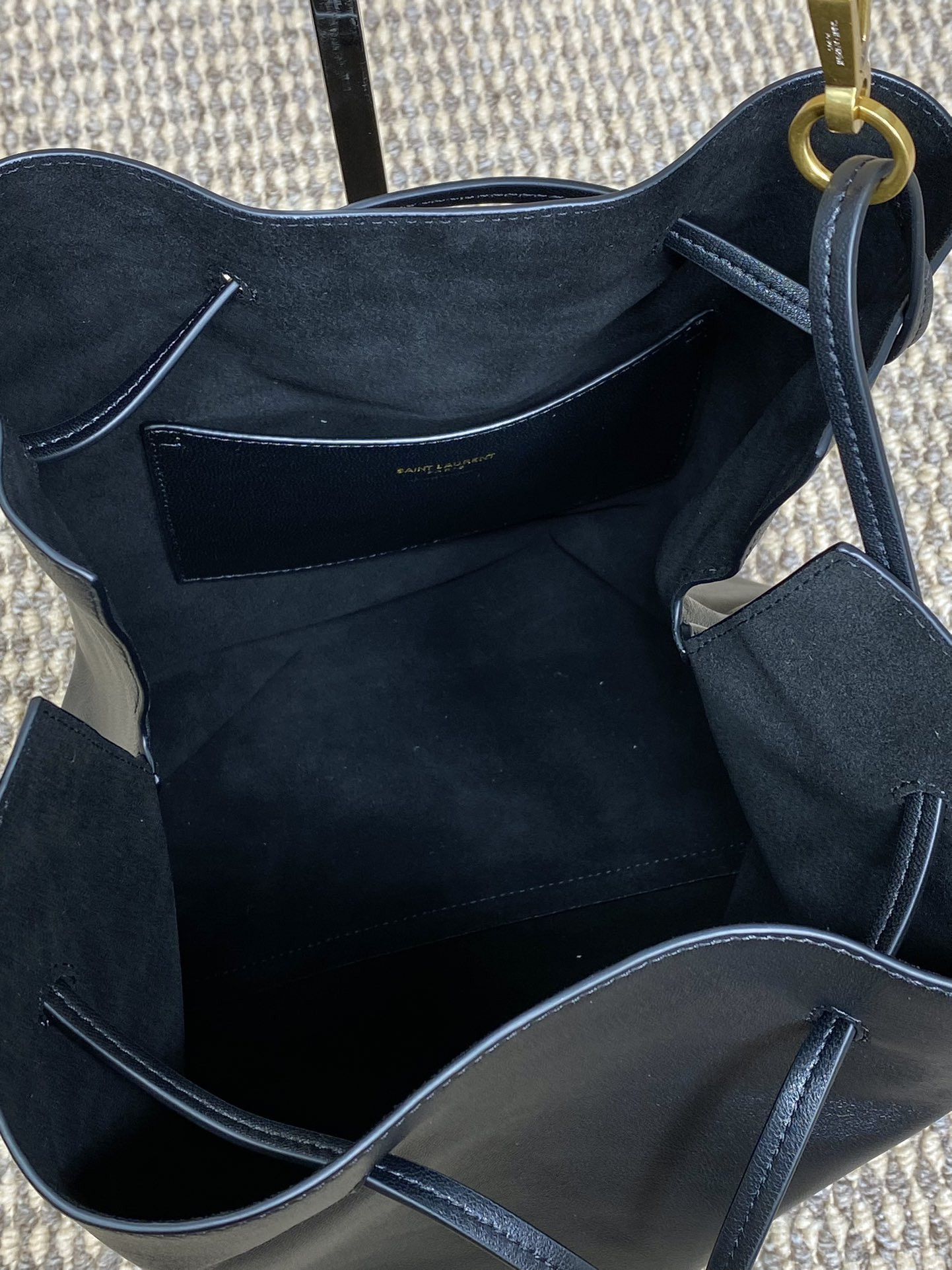 Y51 PARIS VII pochon in lambskin 24X30X12cm