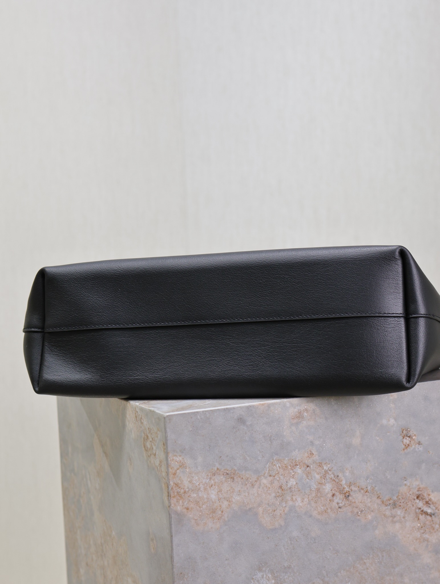 Y51 SHOPPING Sa1nt Lau*nt IN LEATHER 32.5×35×10.5cm