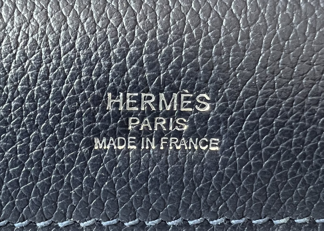 Hermès Kelly Depeches 25x18.5x4.5cm