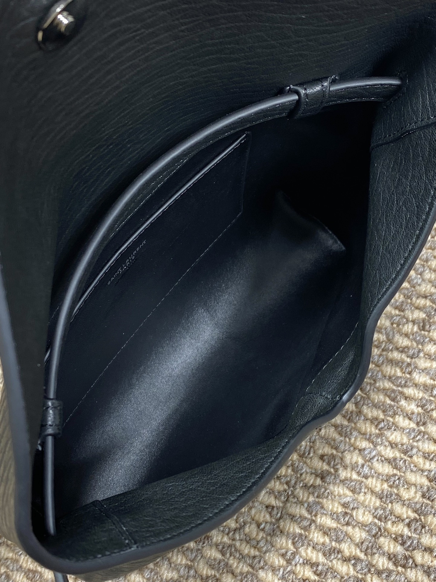 Y51 CASSANDRE envelope messenger in lambskin 23X16.5X6cm