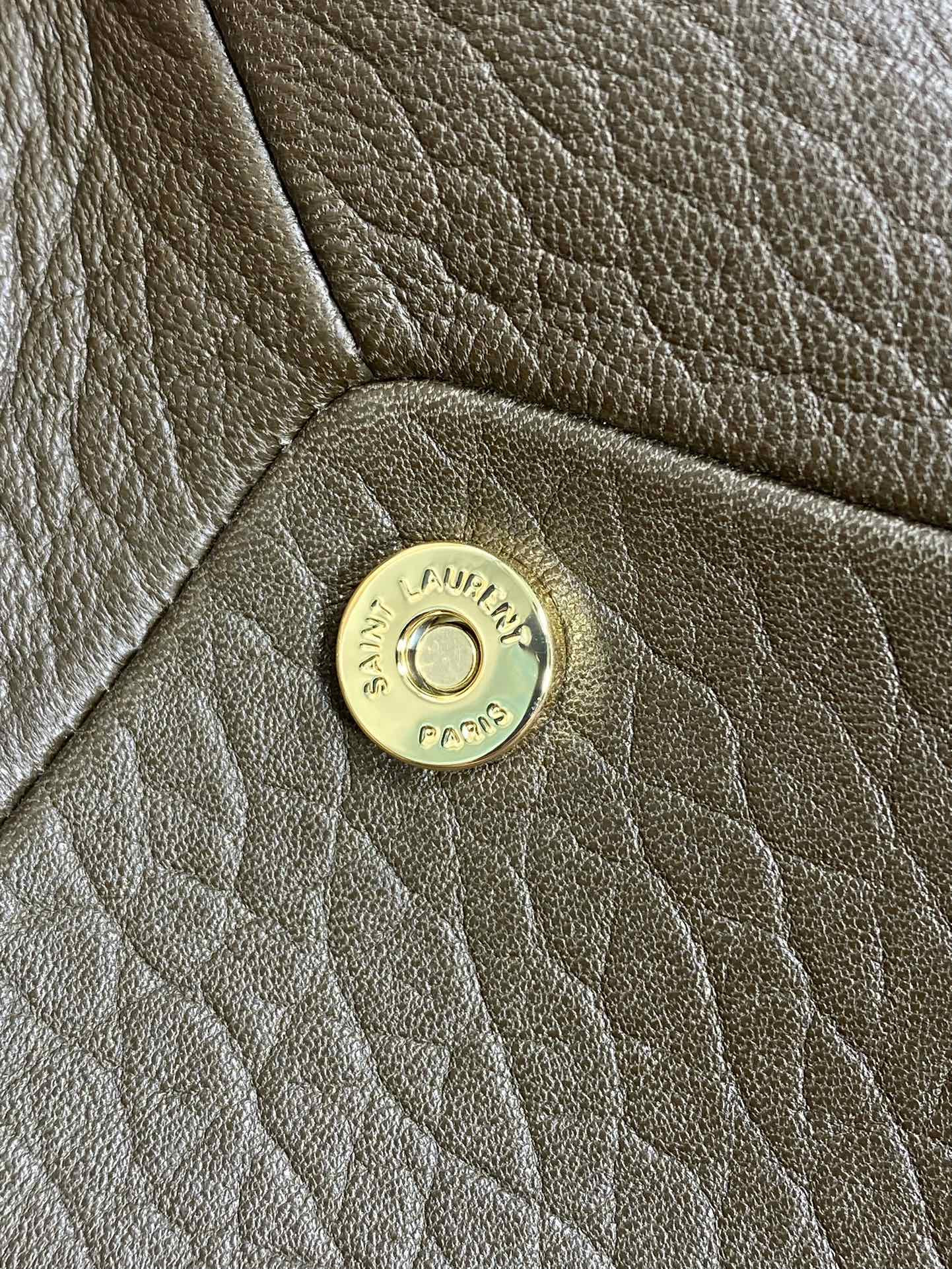 Y51 CASSANDRE large envelope pouch in lambskin 29.5x18x4.5cm