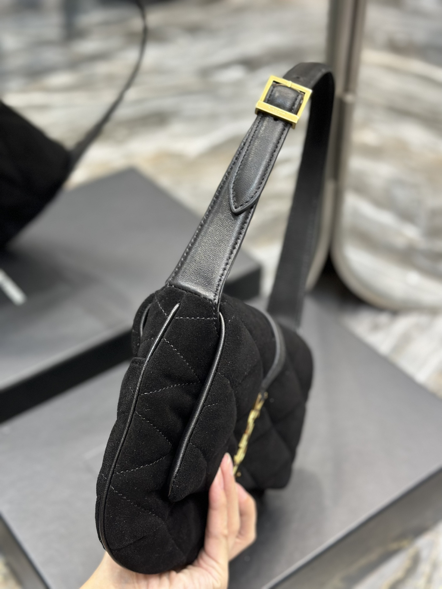 Y51 LE 57 HOBO BAG 24×18×5.5cm