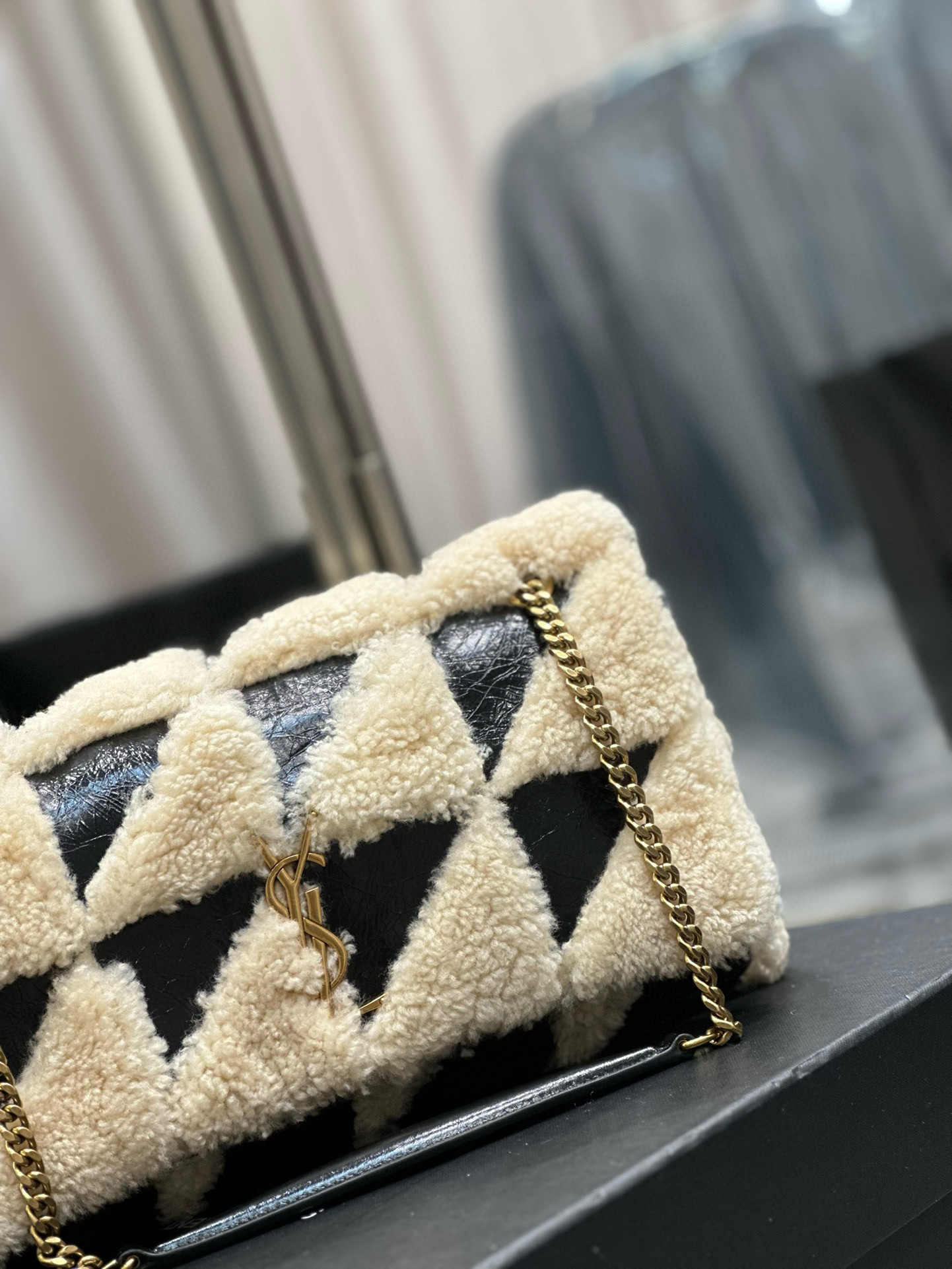 Y51 Jamie Medium 25×15×7.5cm