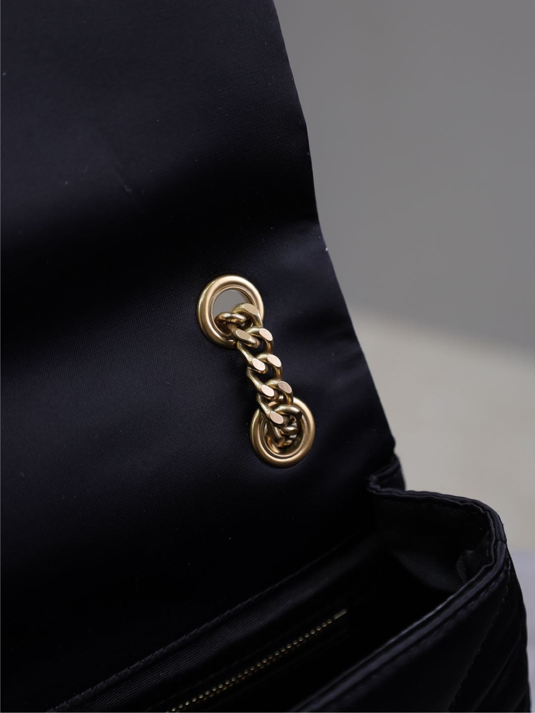 Y51 Jamie Medium in Nylon 25x15x7.5cm