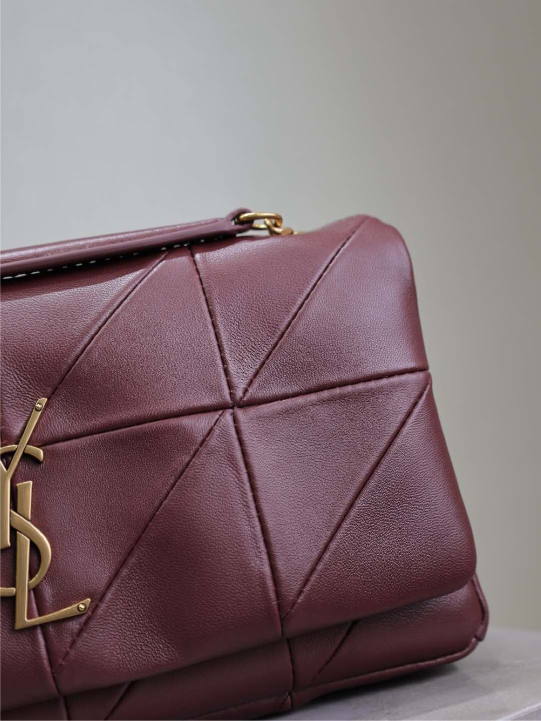 Y51 Jamie Medium 25x15x7.5cm