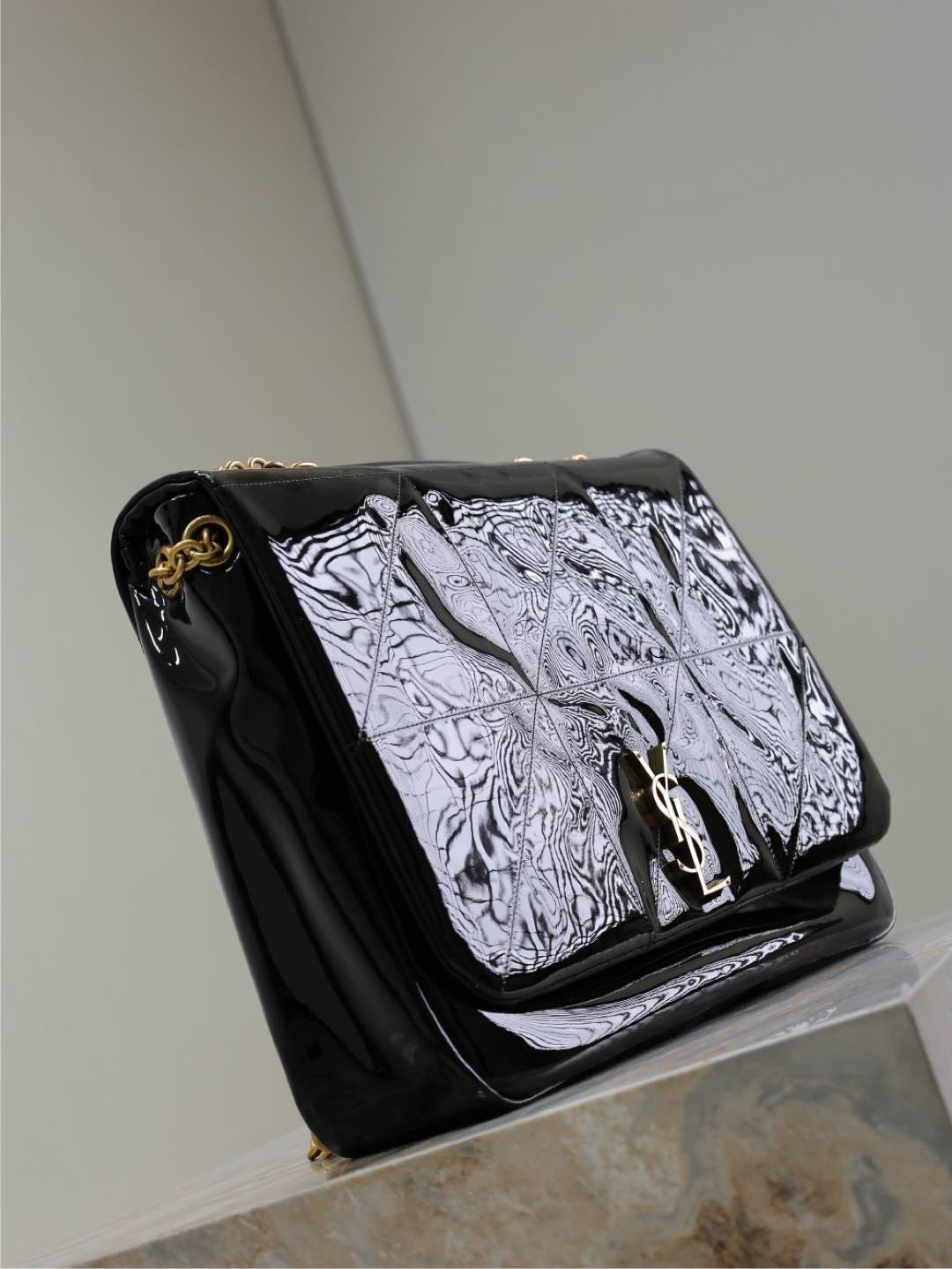 Y51 large jamie 4.3 in patent effect fabric