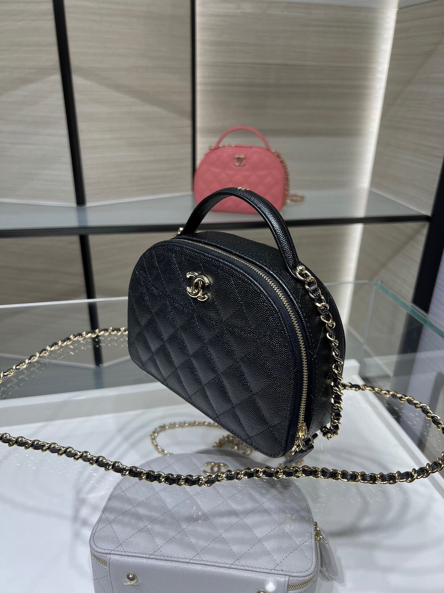 Ch**el 25C Chain shell bag 18X16X6cm