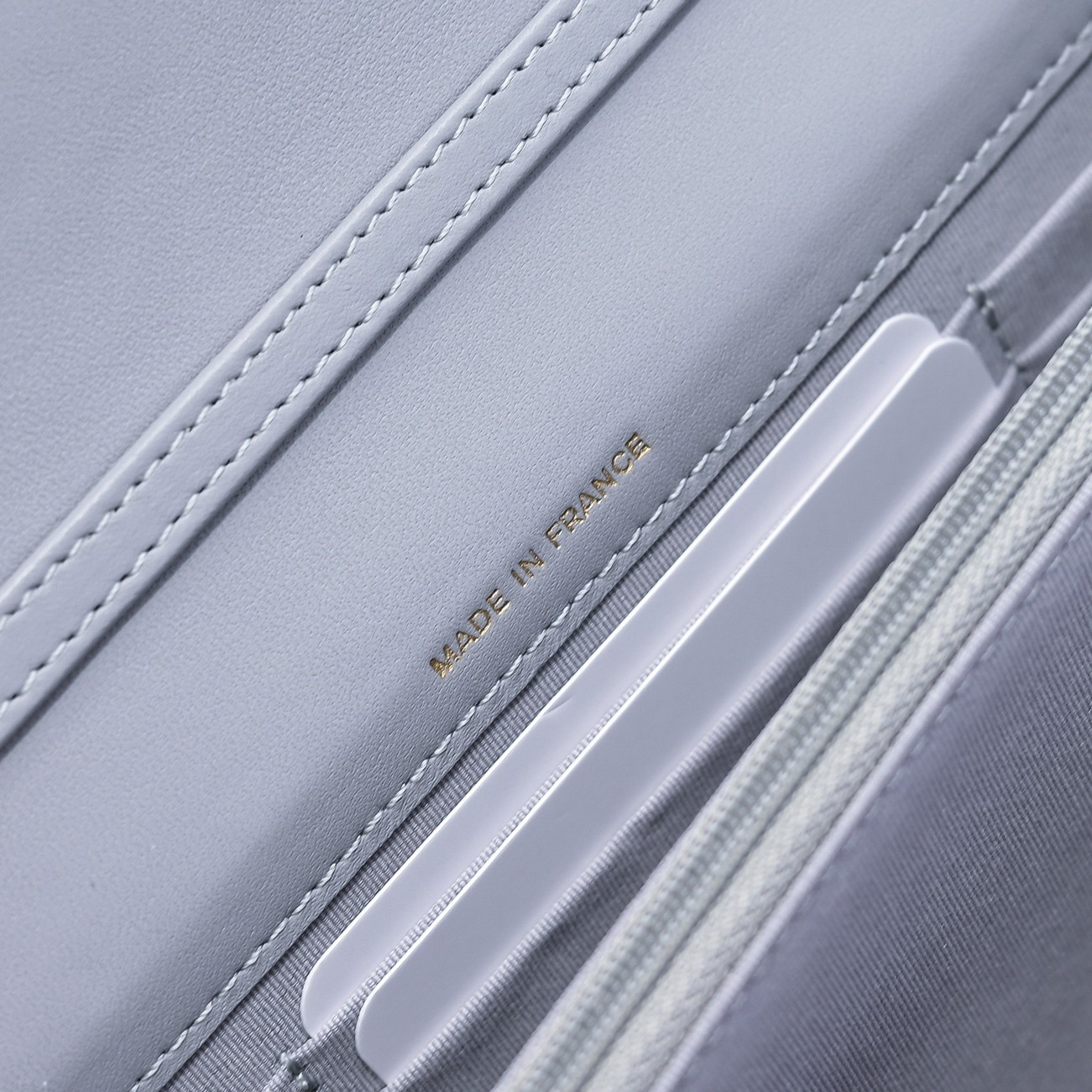 Ch**el Clutch with Chain 11x18.5x6cm