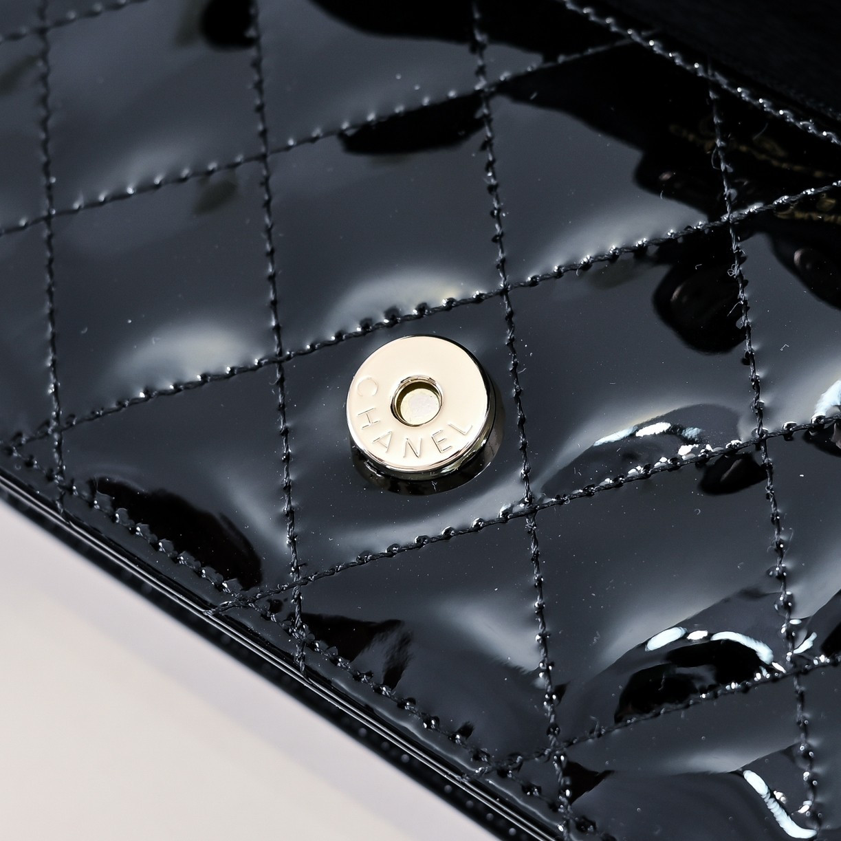 Ch**el Mini Classic Handbag With Top Handle 20x12x6cm