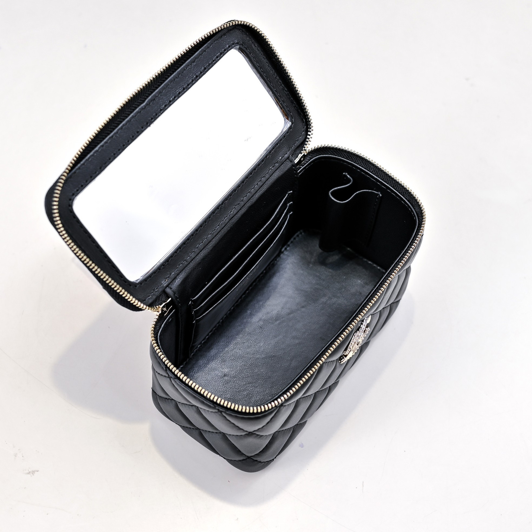 Ch**el Clutch With Chain 17cm