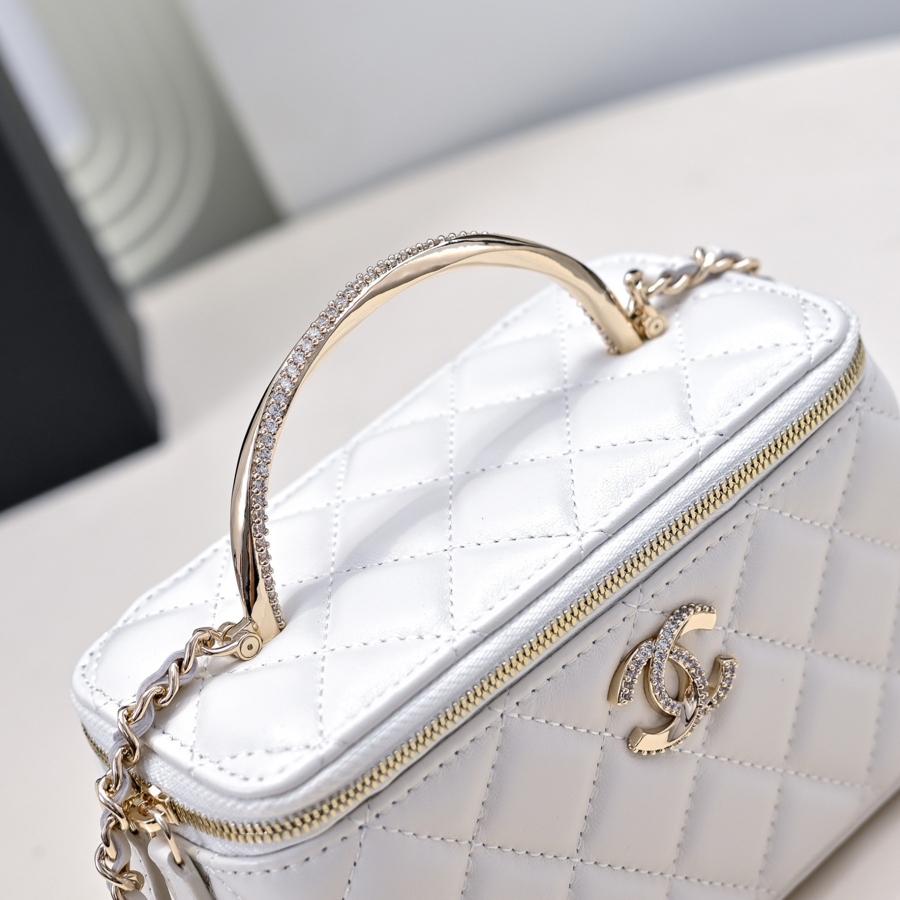 Ch**el Clutch With Chain 17cm