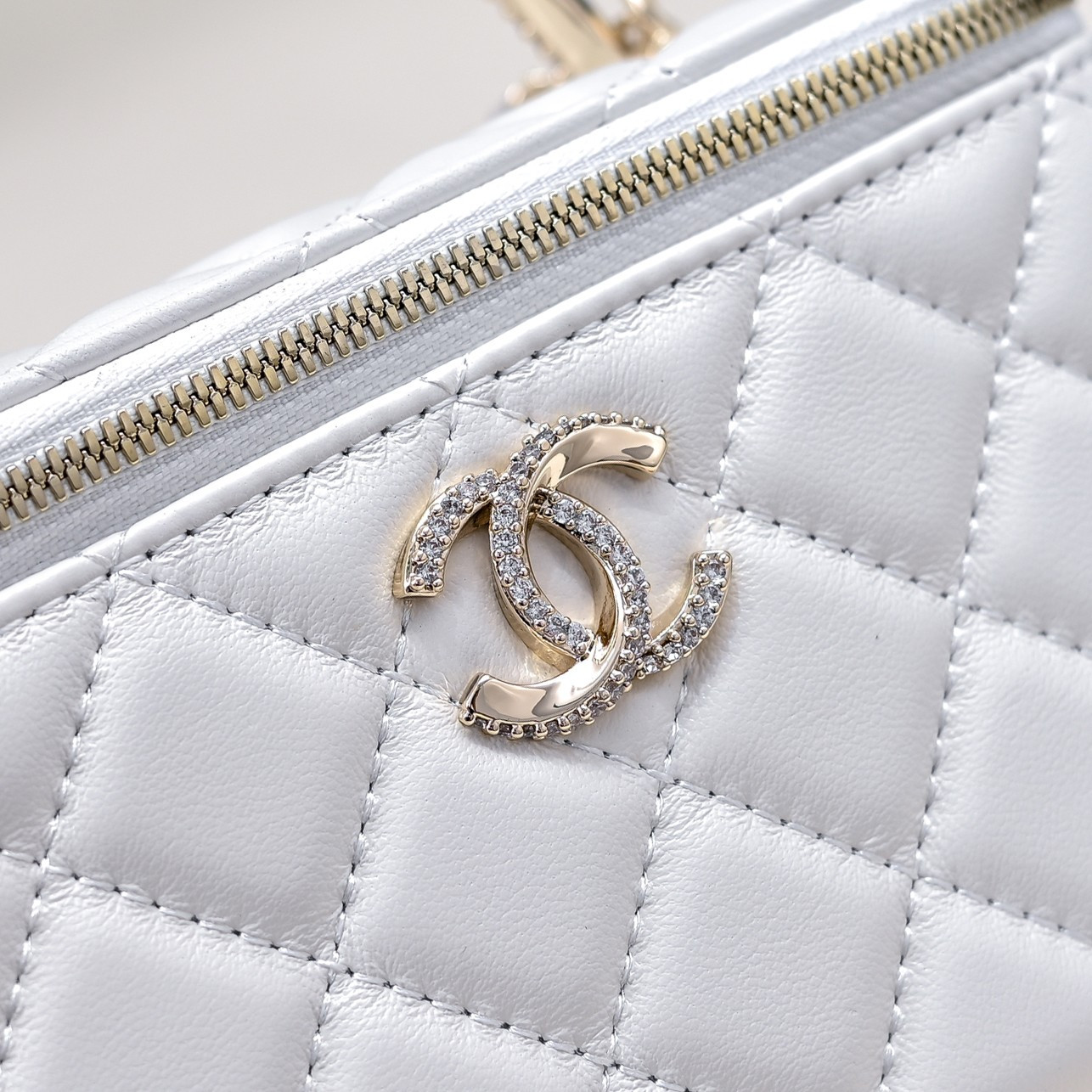 Ch**el Clutch With Chain 17cm