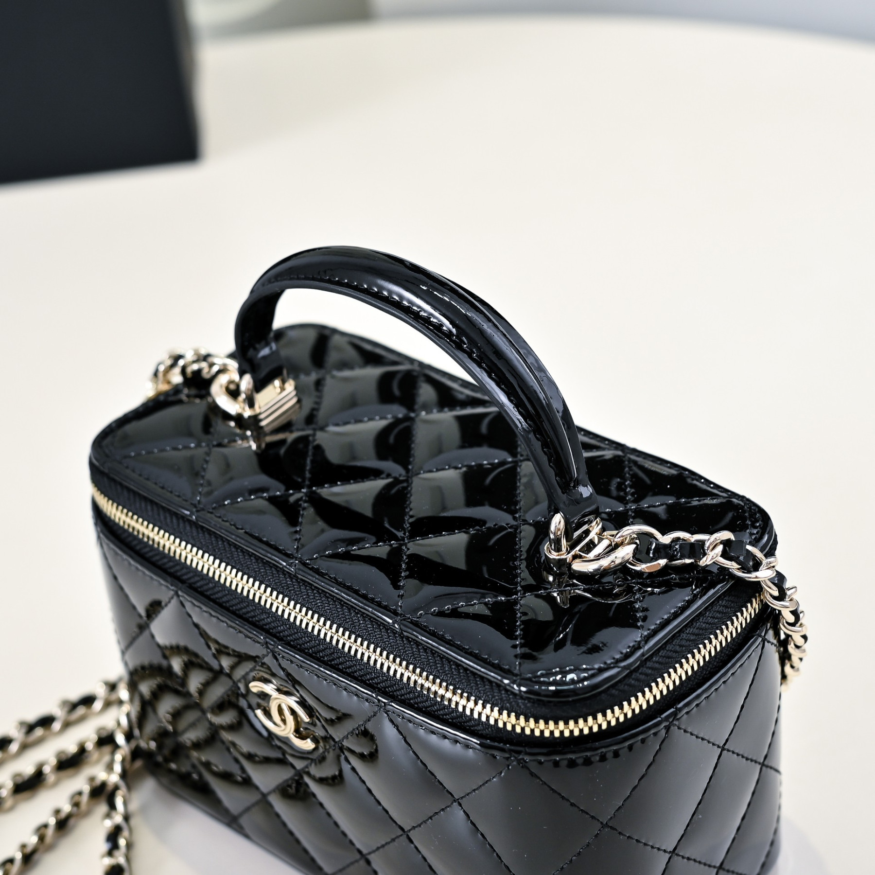 Ch**el Long Vanity with chain 16.5x10x8cm