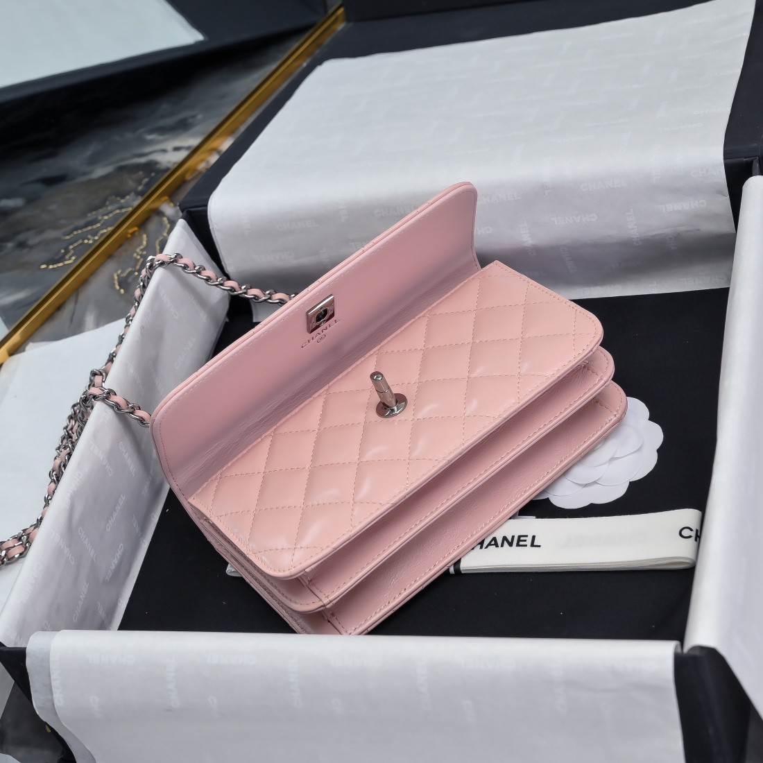 Ch**el Clutch With Chain 18.5x11x6cm