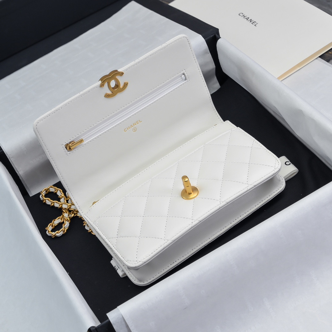 Ch**el Clutch With Chain 19cm