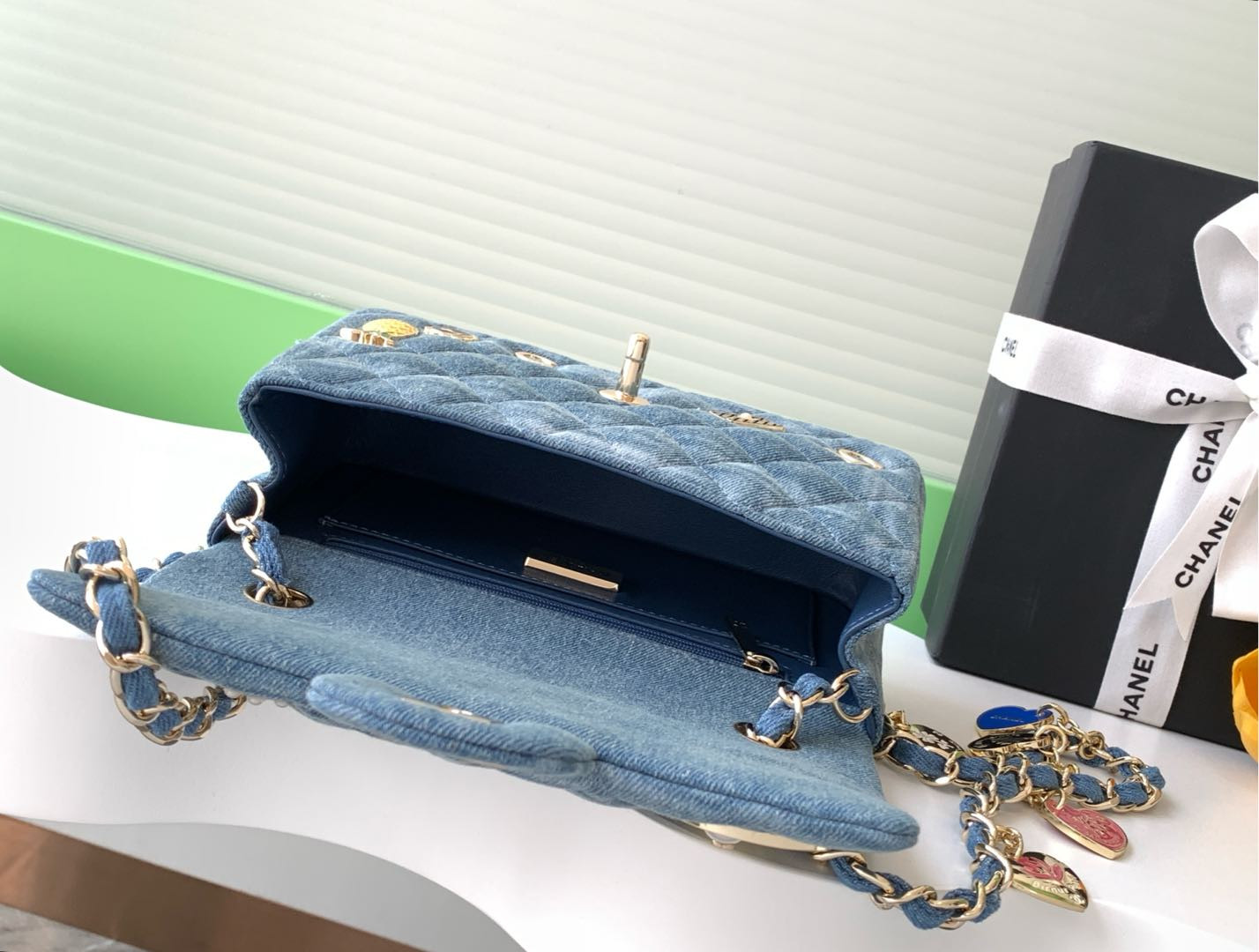 Ch**el Mini CF vintage 20cm