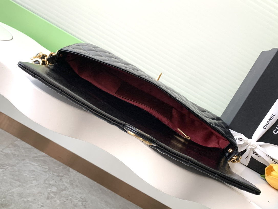 Ch**el Baguette Clutch 38x18x4cm