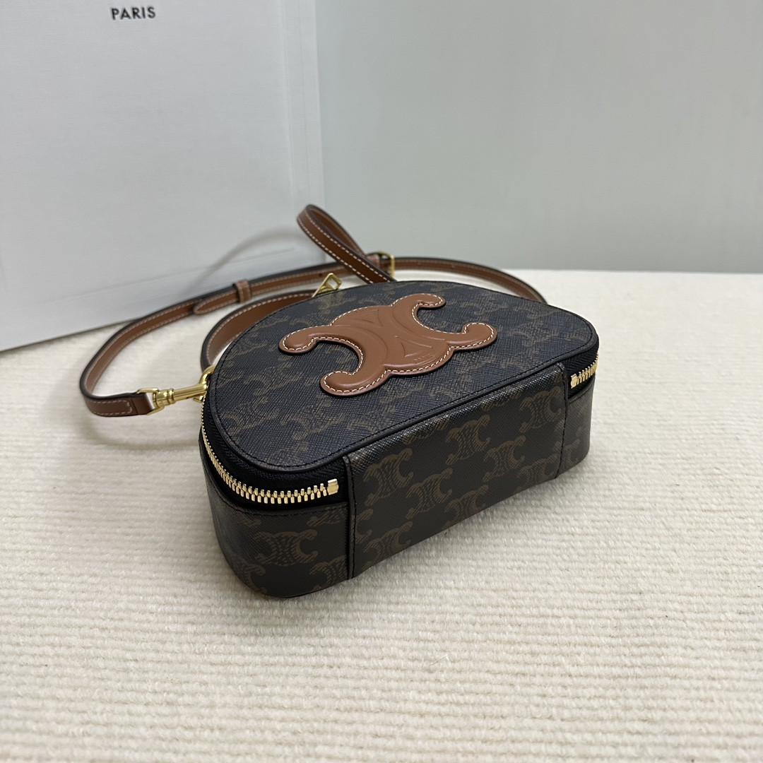 Ce1i*e HALF MOON CASE IN triomphe canvas and calfskin 17.5x12x6cm