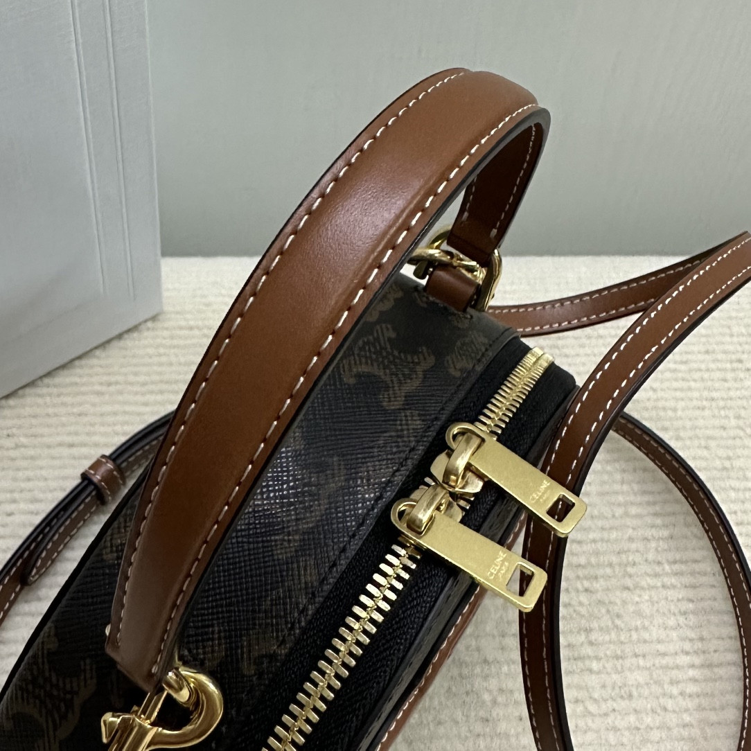 Ce1i*e HALF MOON CASE IN triomphe canvas and calfskin 17.5x12x6cm