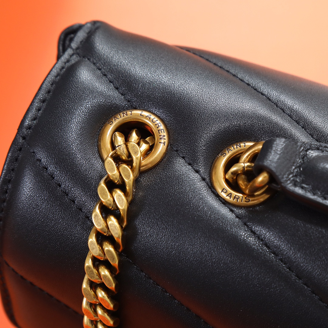 Y51 LOULOU medium in MATELASSÉ lambskin 29x17x8cm