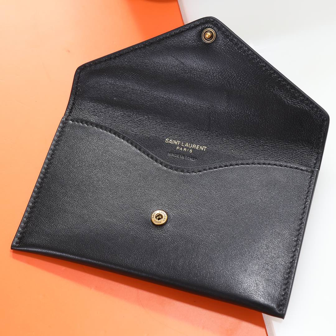 Y51 LOULOU medium in MATELASSÉ lambskin 29x17x8cm