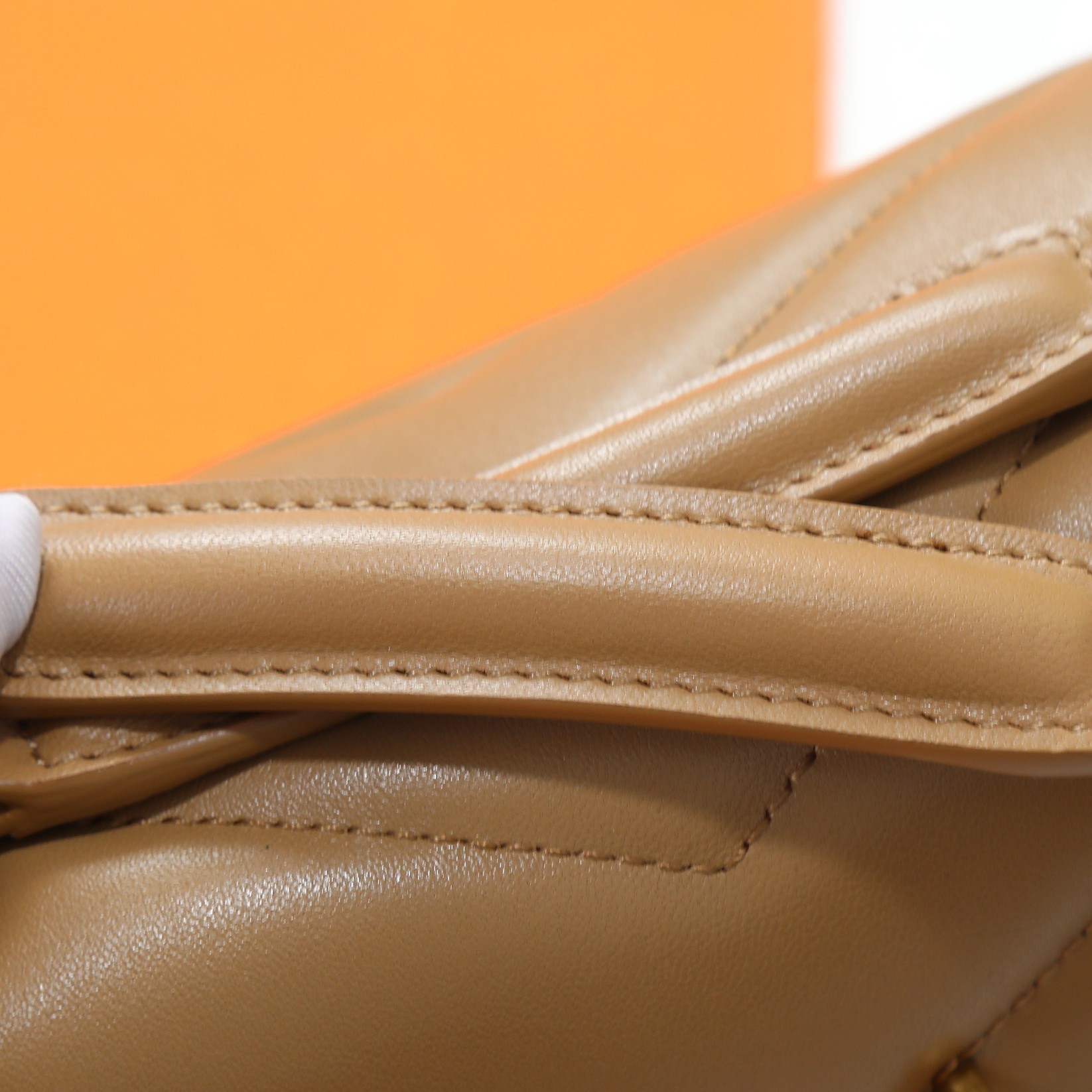 Y51 LOULOU small in MATELASSÉ lambskin 24x14x6cm