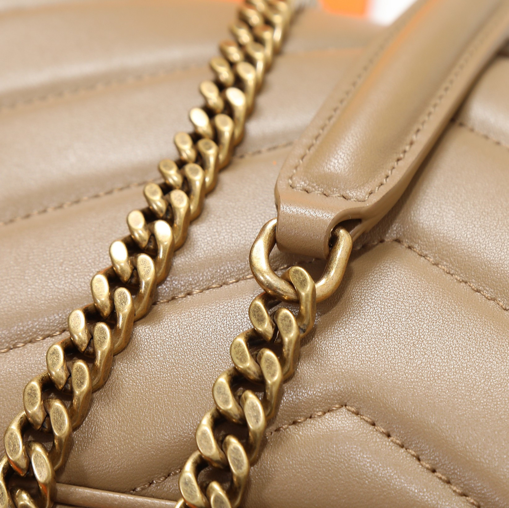 Y51 LOULOU small in MATELASSÉ lambskin 24x14x6cm