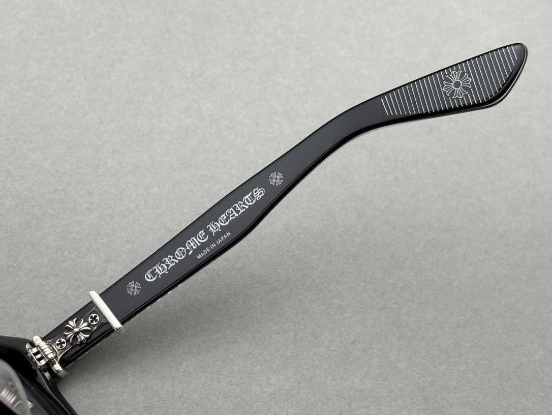 Ch*0me He**ts Glasses BK 54-19-152