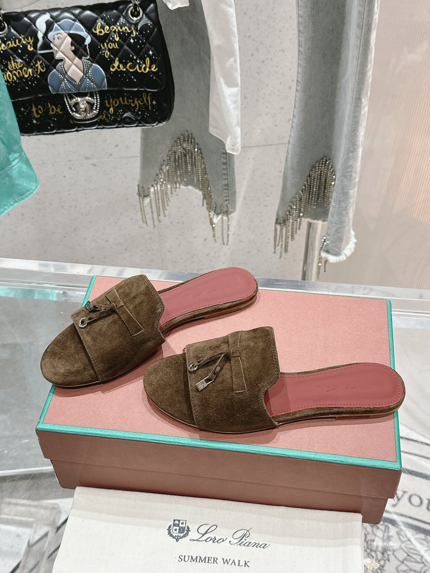 UA L0r0 P1ana Summer Charms Sandal