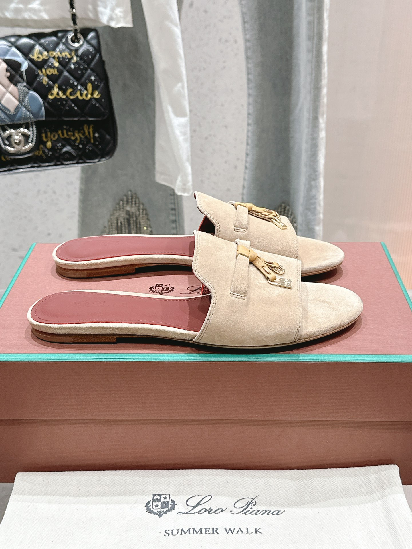 UA L0r0 P1ana Summer Charms Sandal