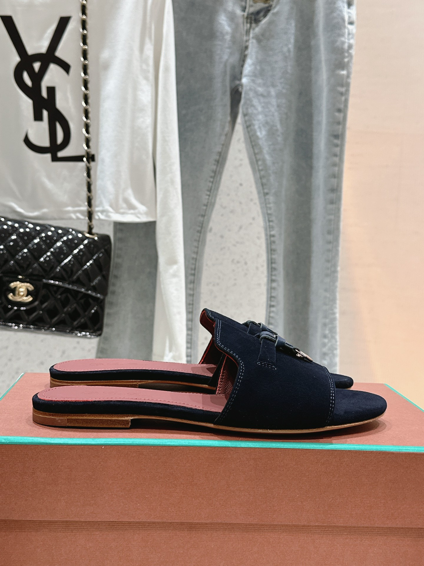 UA L0r0 P1ana Summer Charms Sandal