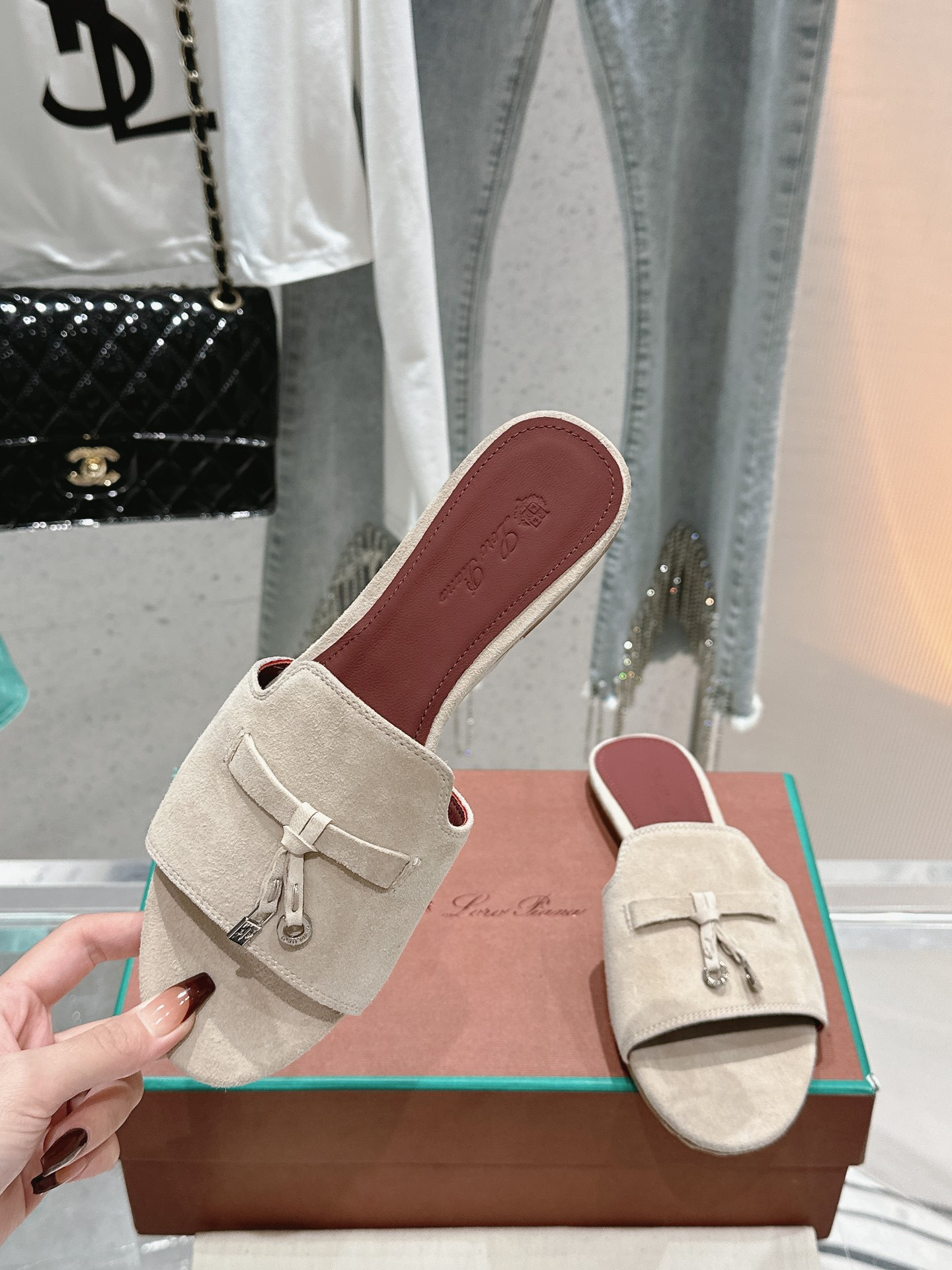 UA L0r0 P1ana Summer Charms Sandal