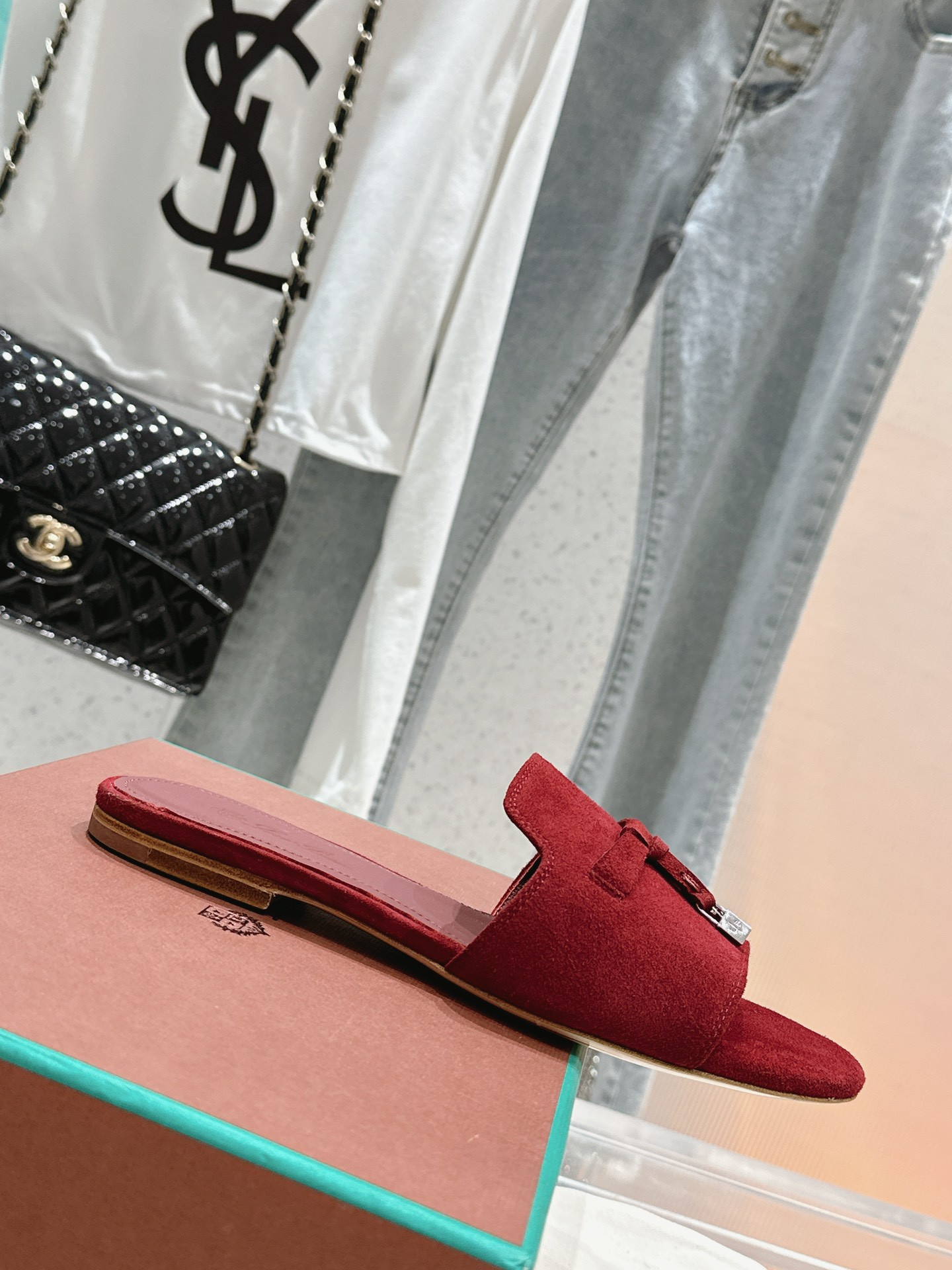 UA L0r0 P1ana Summer Charms Sandal