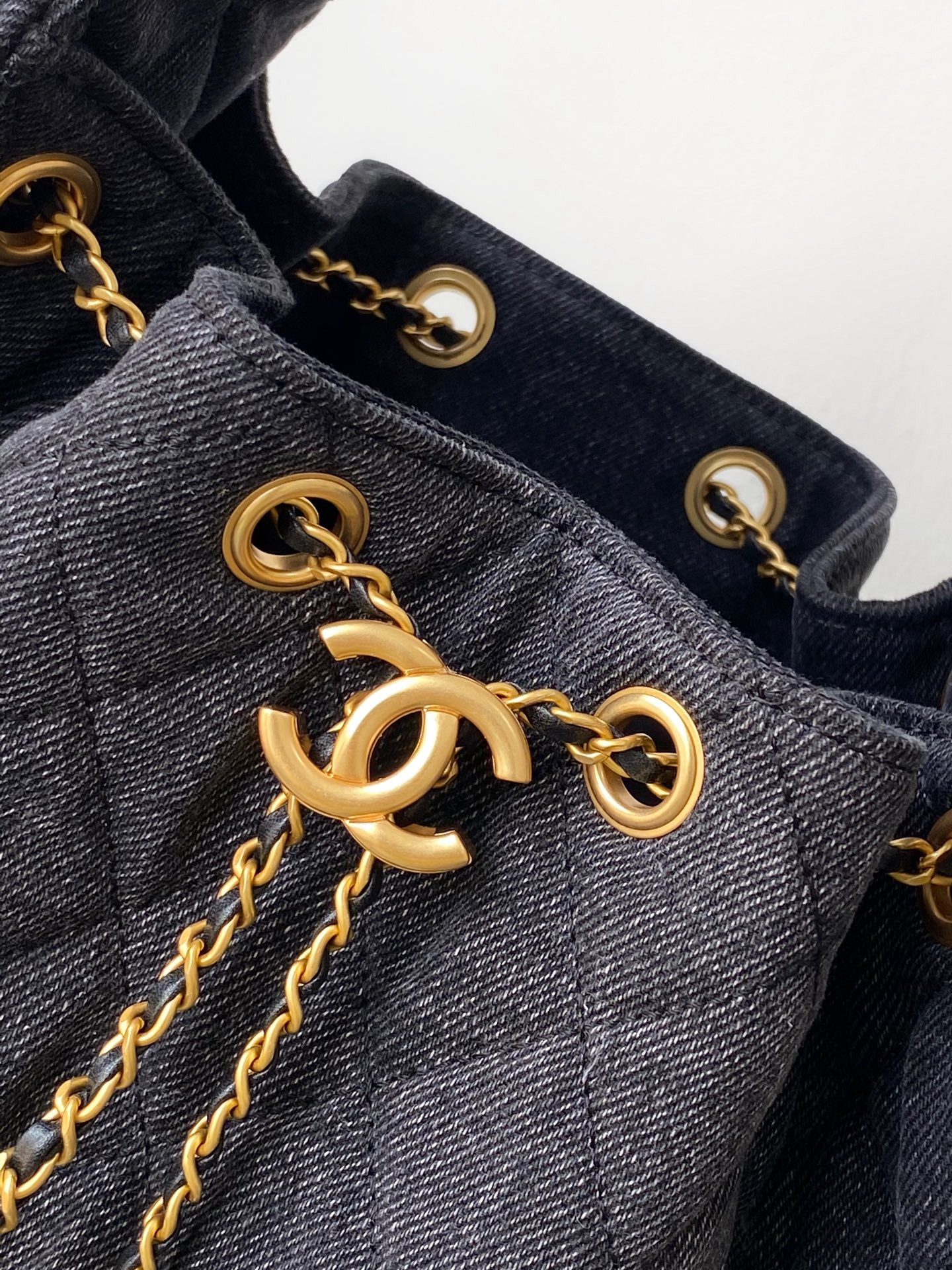 Ch**el 25 small Bucket Hobo handbag AS5293 30x26x14cm