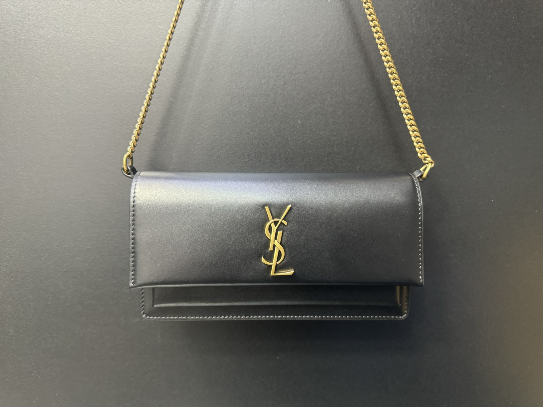 Y51 Sumset Clutch (Box) 810997 22x12x2cm