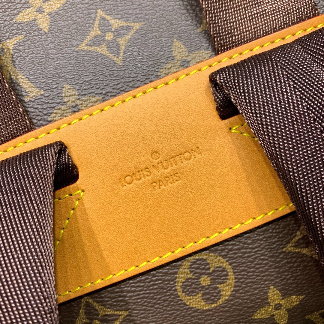 LV Montsouris Cargo Backpack M14015 34x40x17cm