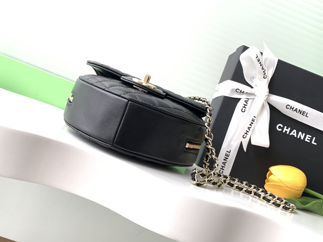 Ch**el 22cc Love Bag AS3191 18x16.5x6.5cm