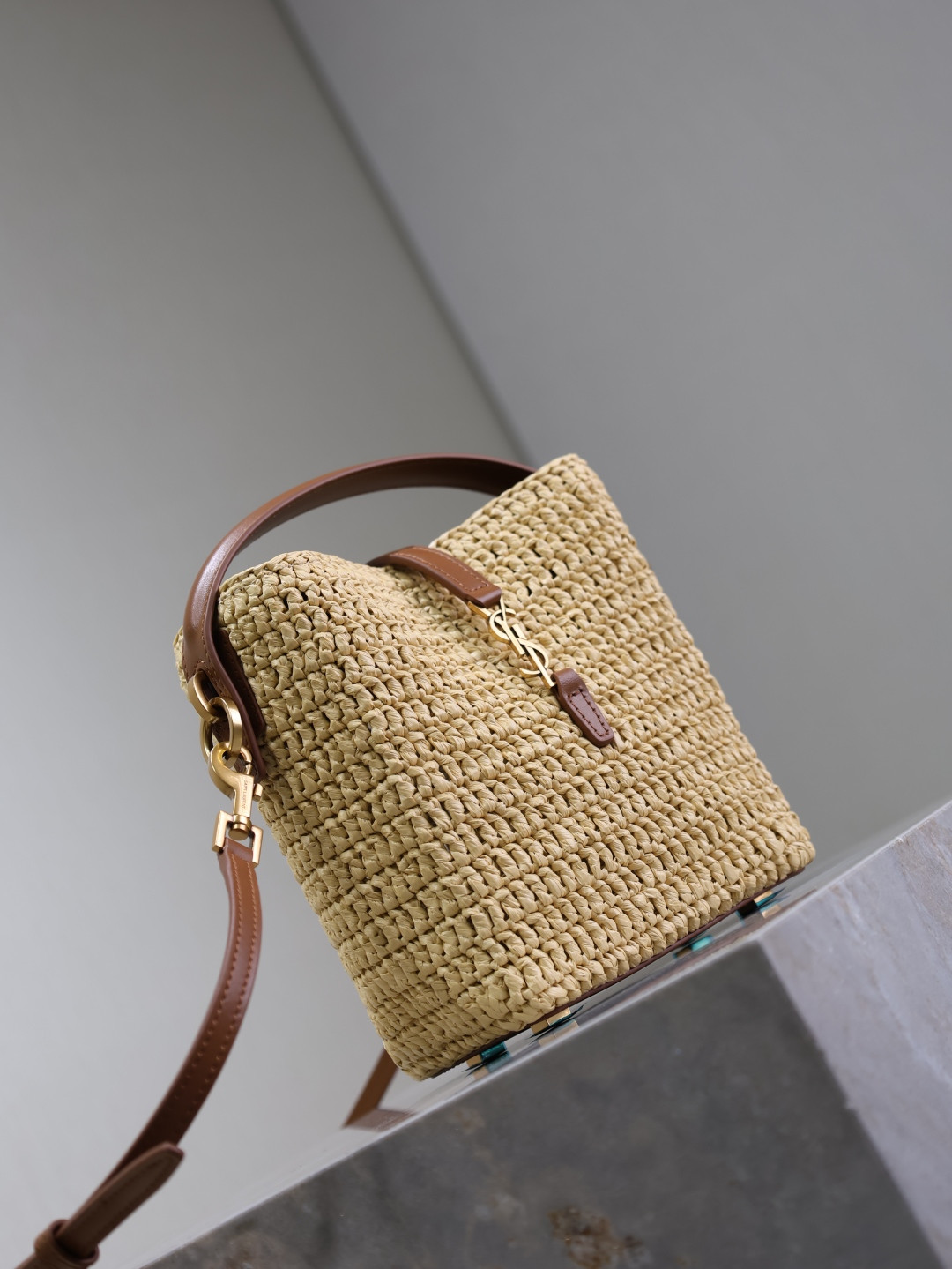 Y51 LE 37 mini (raffia) 15x13x6cm