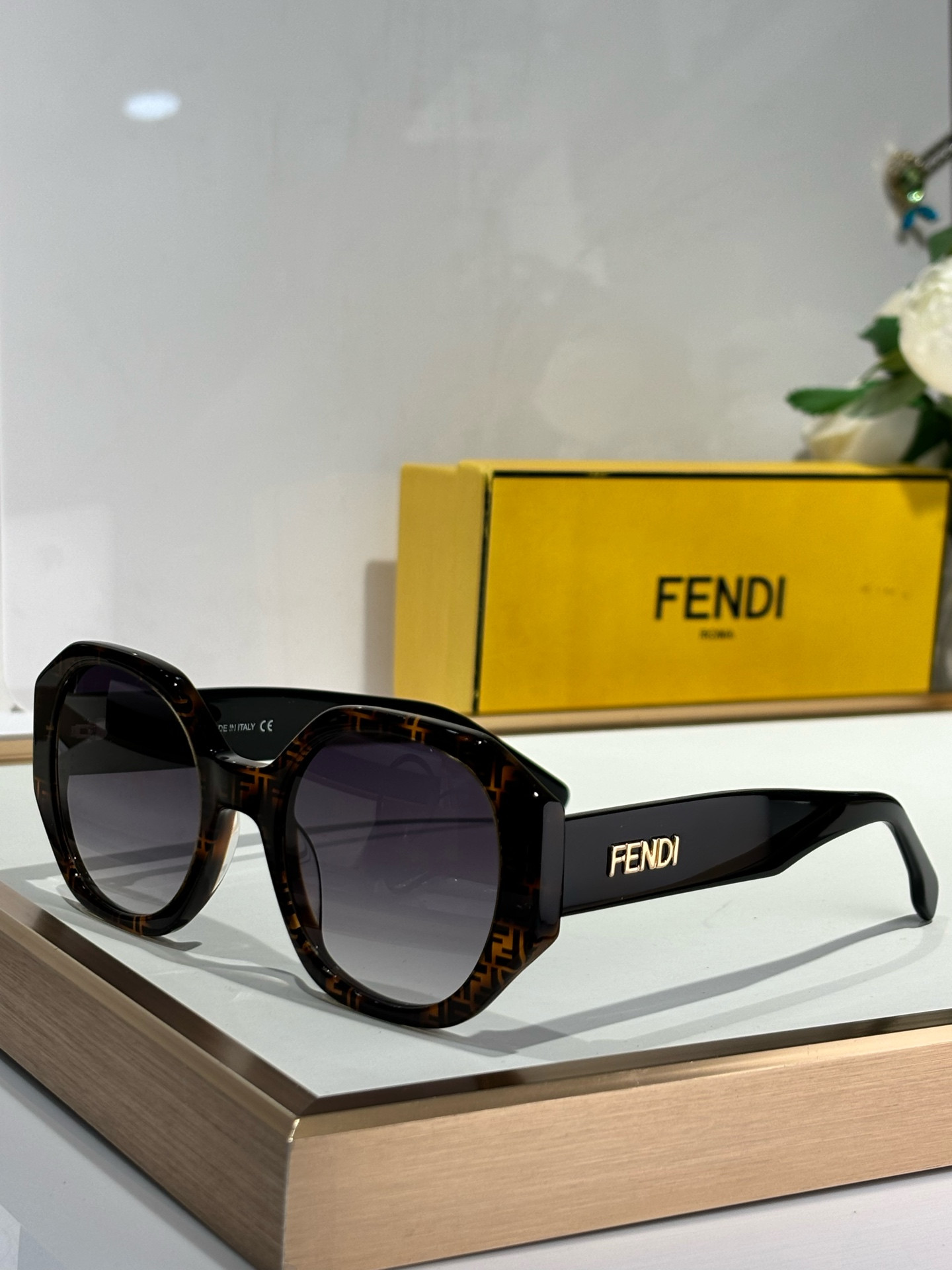 Fendi Glasses FE40118 52-23-142
