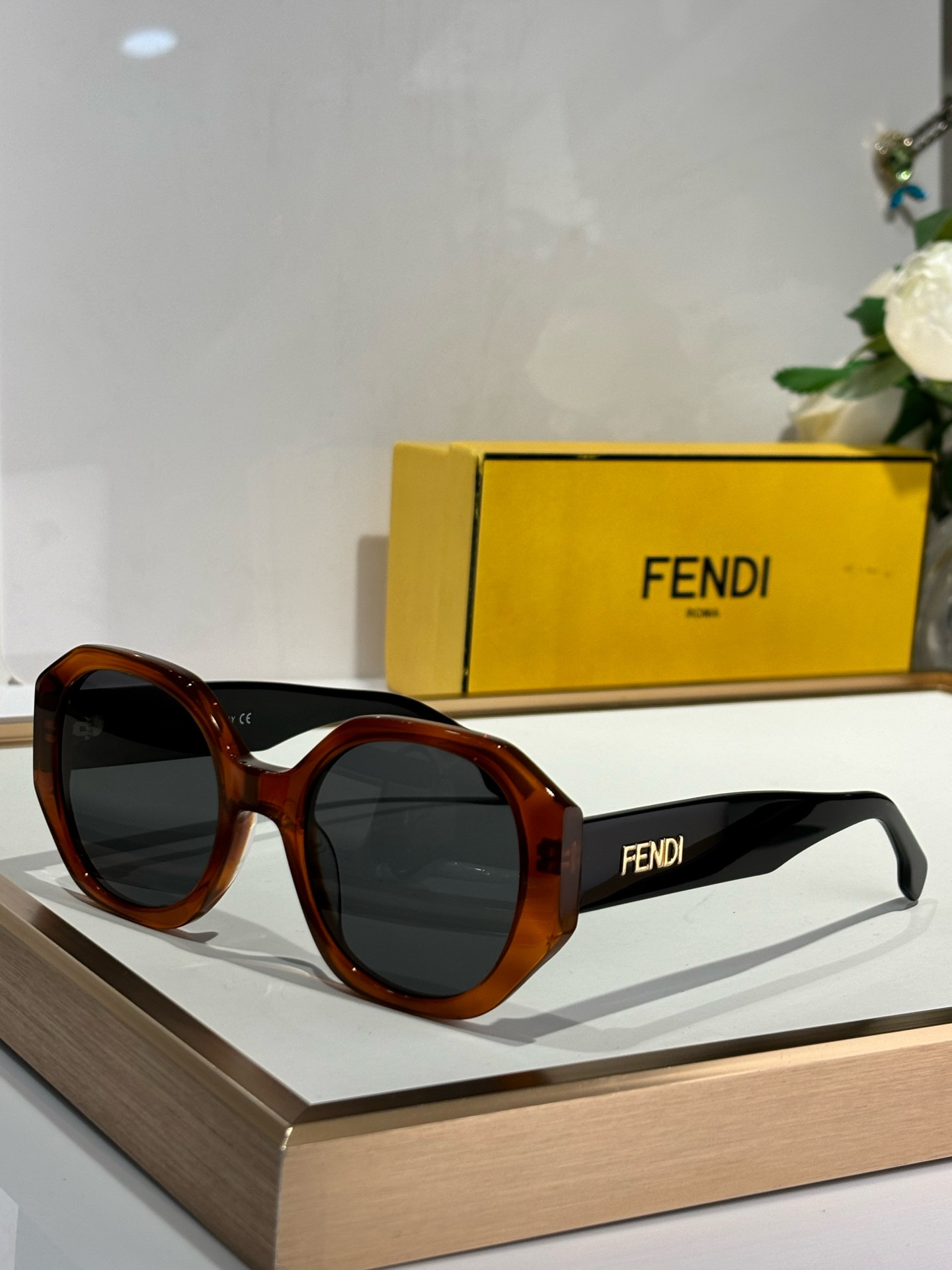 Fendi Glasses FE40118 52-23-142