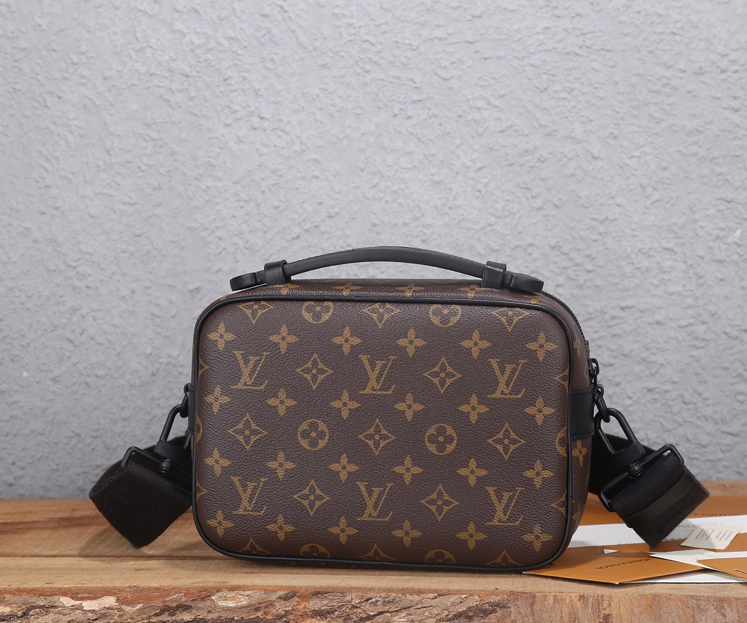 LV S Lock Messenger M45806 22x18x8cm