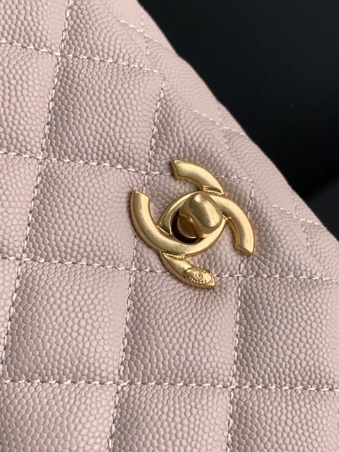 Ch**el Mini Flap Bag with Top Handle Grained Calfskin & Gold-Tone Metal AS2215 13x19x9cm