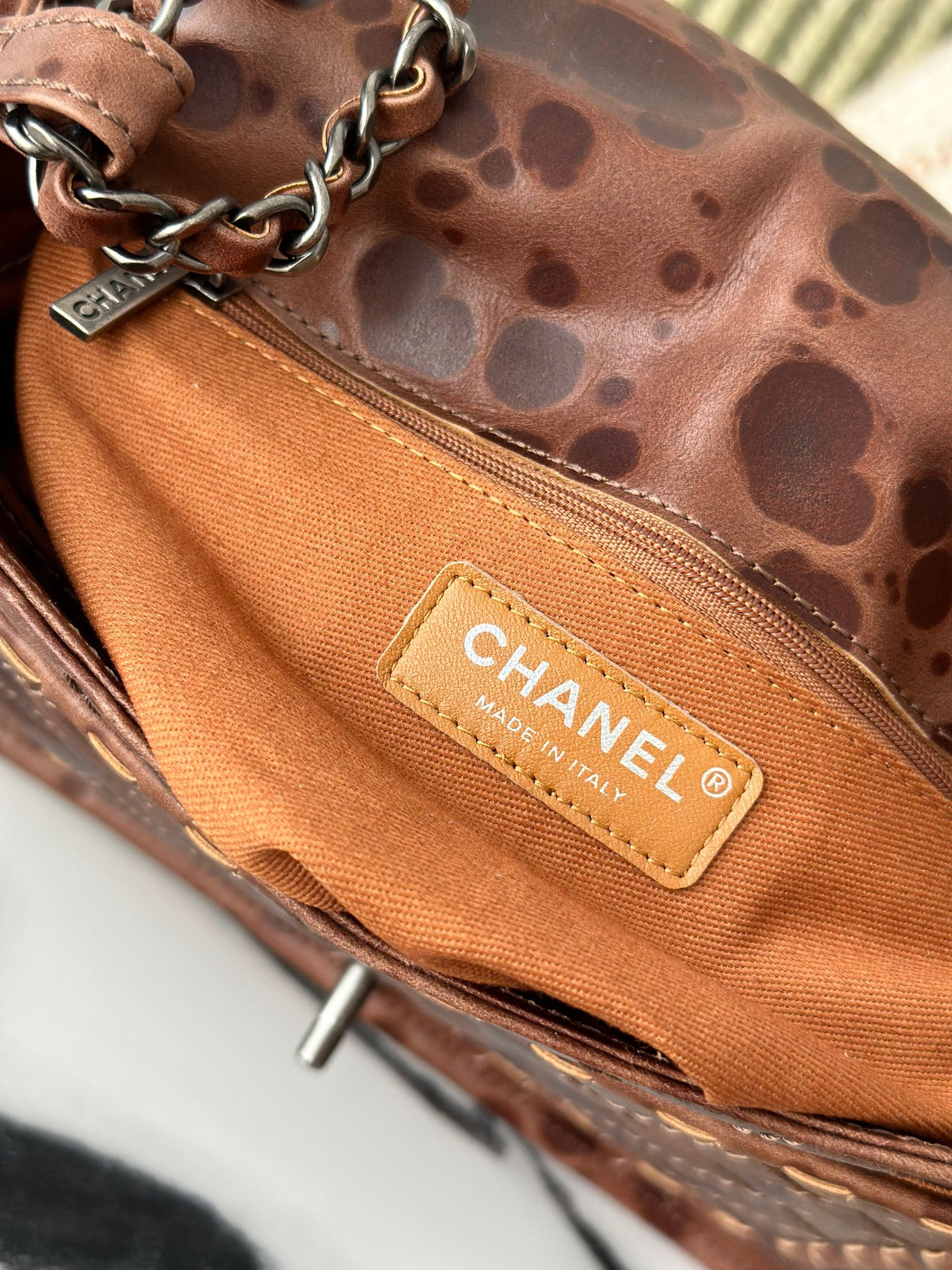 Ch**el Vintage Flap tofu bag 26x11x23cm