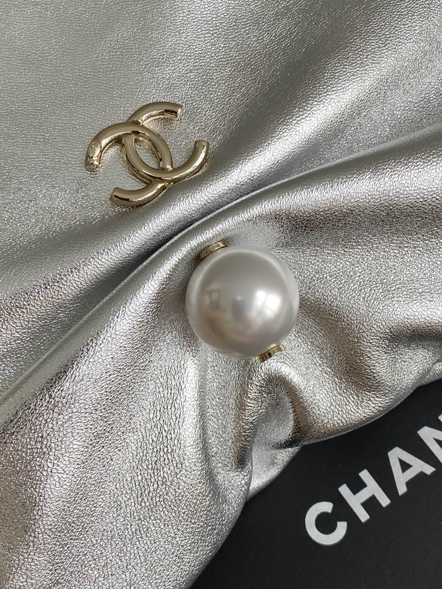 Ch**el Clutch with Chain 14x24x5cm