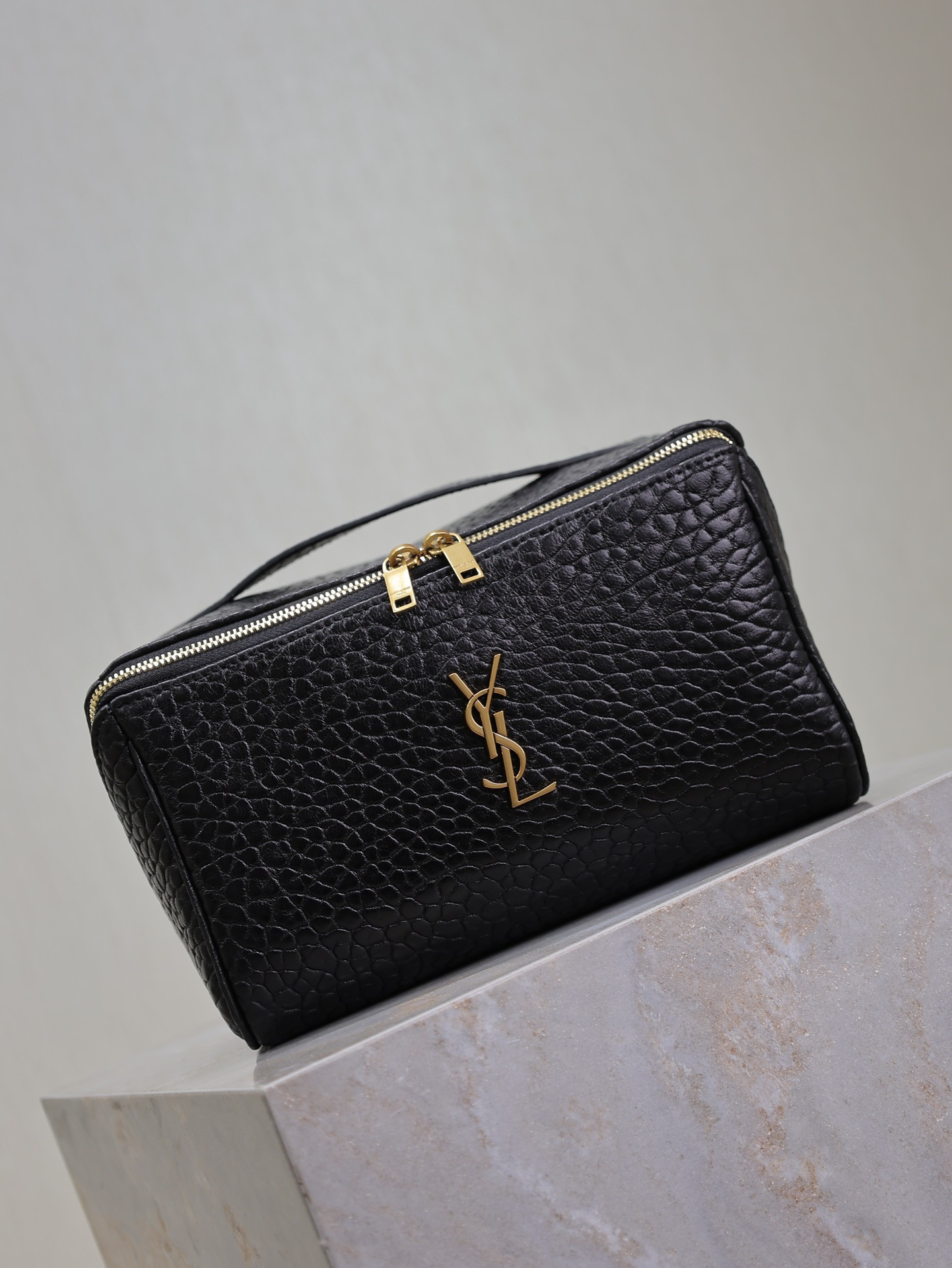 Y51 GABY Vanity Case in Grained Leather 21x13x13cm