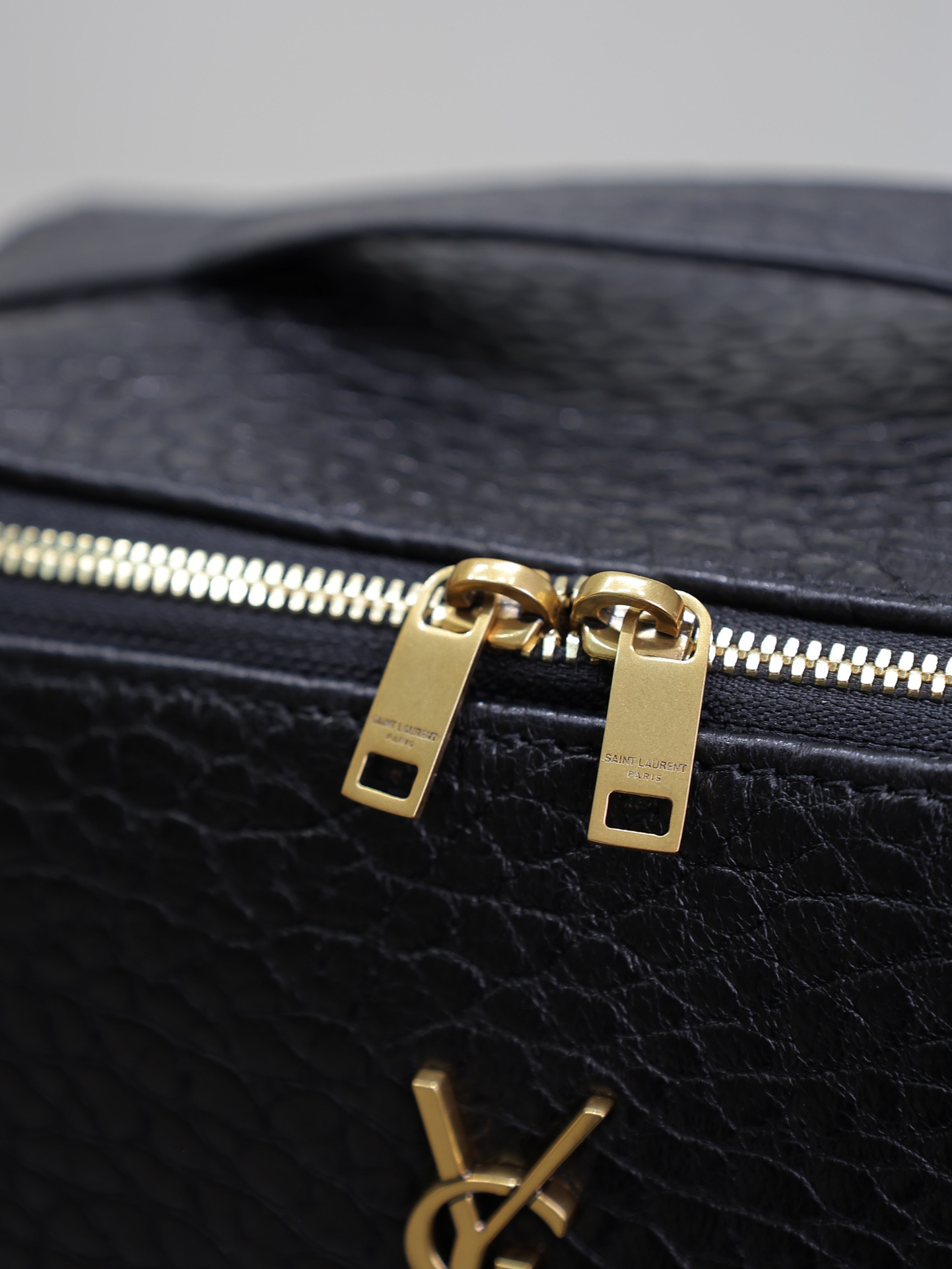 Y51 GABY Vanity Case in Grained Leather 21x13x13cm