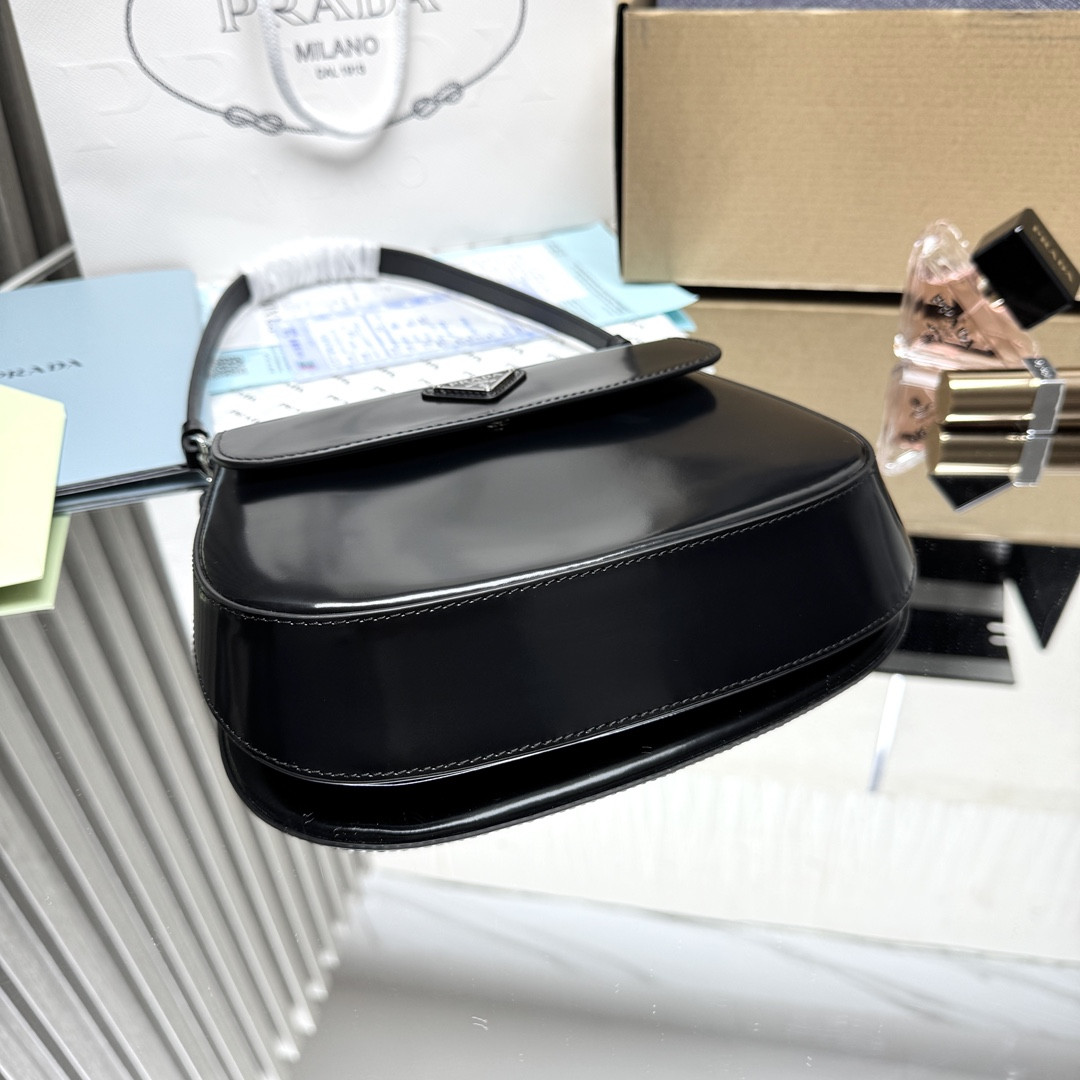 Pra*a Small Cleo brushed leather shoulder bag with flap 15.5x22x4cm