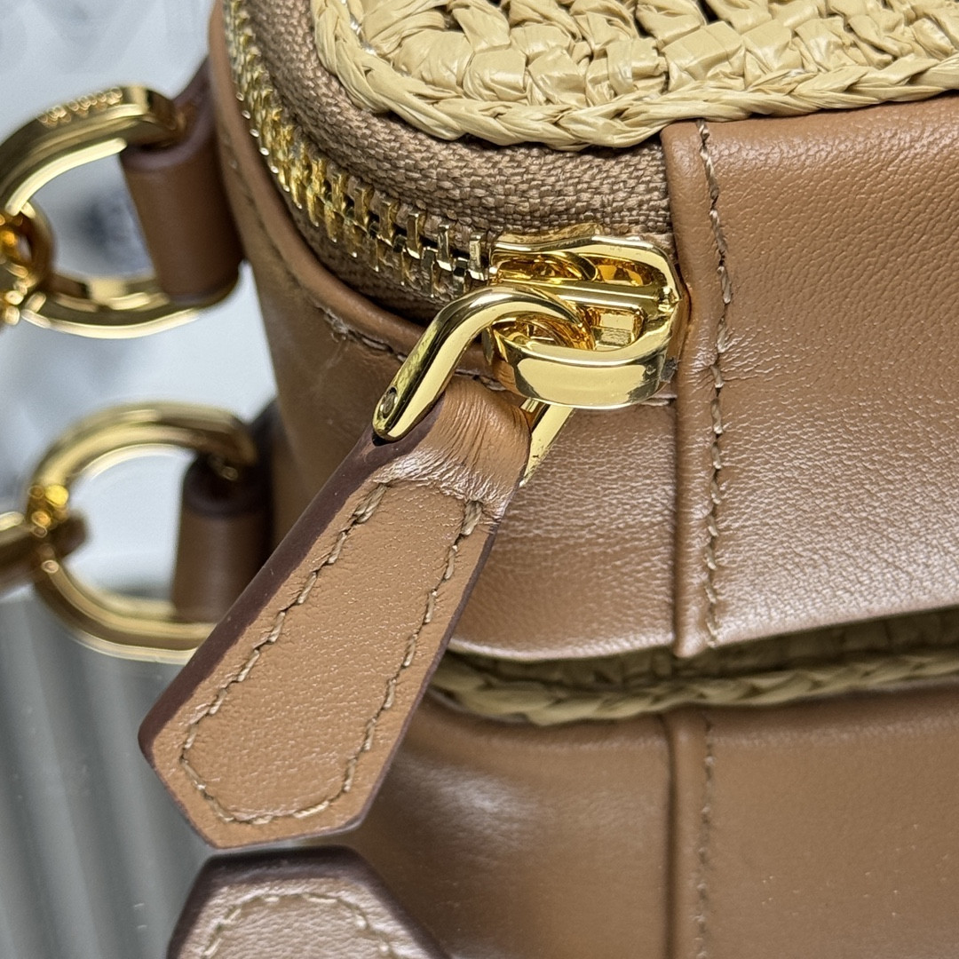 Pra*a Crochet and leather mini-pouch 6.5x11x2.5cm